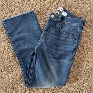 NWOT J Crew 9” Billie Demi Boot Crop Jean Size 28